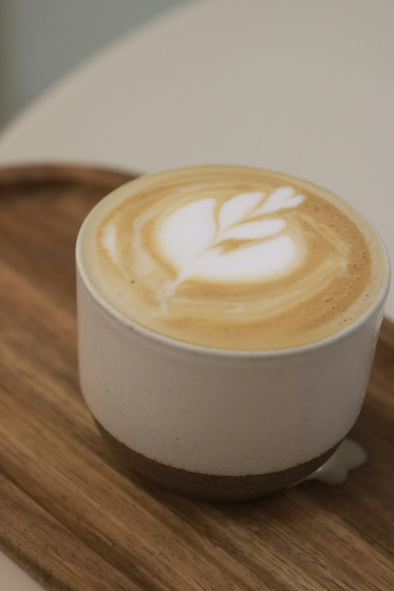 Café con leche y latte art de Moito Coffee